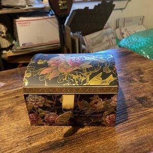 New Ponch Studio keepsake musical treasure chest